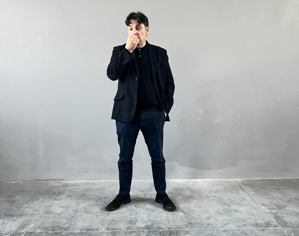 Gianluca Piroli in sala posa