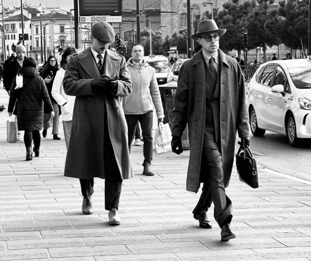 Gente in strada a Firenze durante il Pitti Uomo Gennaio 2025