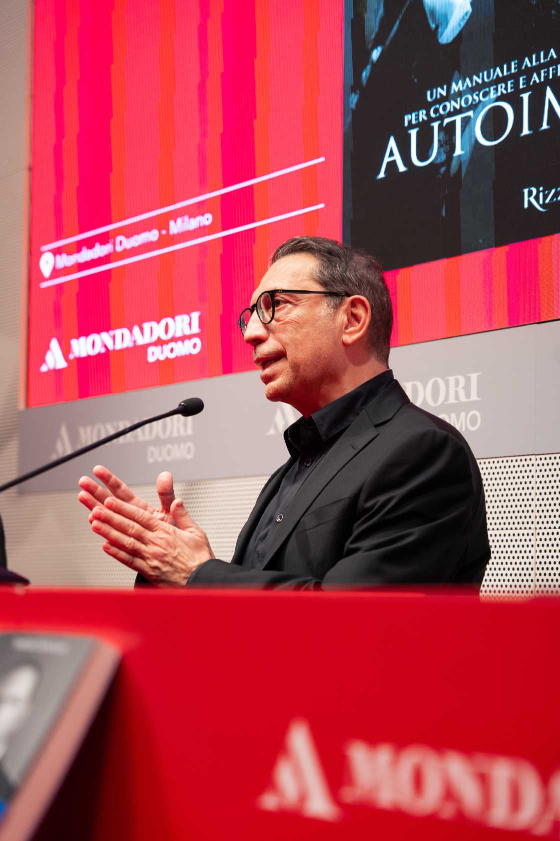 Dimitris Tsoukalas presentazione Mondadori Duomo